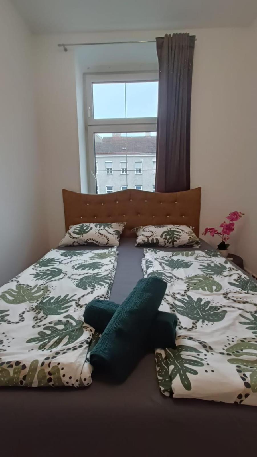 Hostel Near Schoenbrunn - Economy In Shared At Meidling Train Station Wien